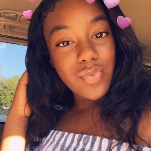 Meet your Posher, Nadia